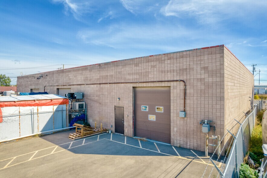 3605 Bonnybrook Rd SE, Calgary, AB à vendre - Photo de l’immeuble – Image 3 sur 5