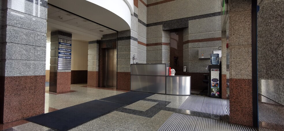 Waterfront Way, Brierley Hill à louer - Hall d’entrée – Image 2 sur 6