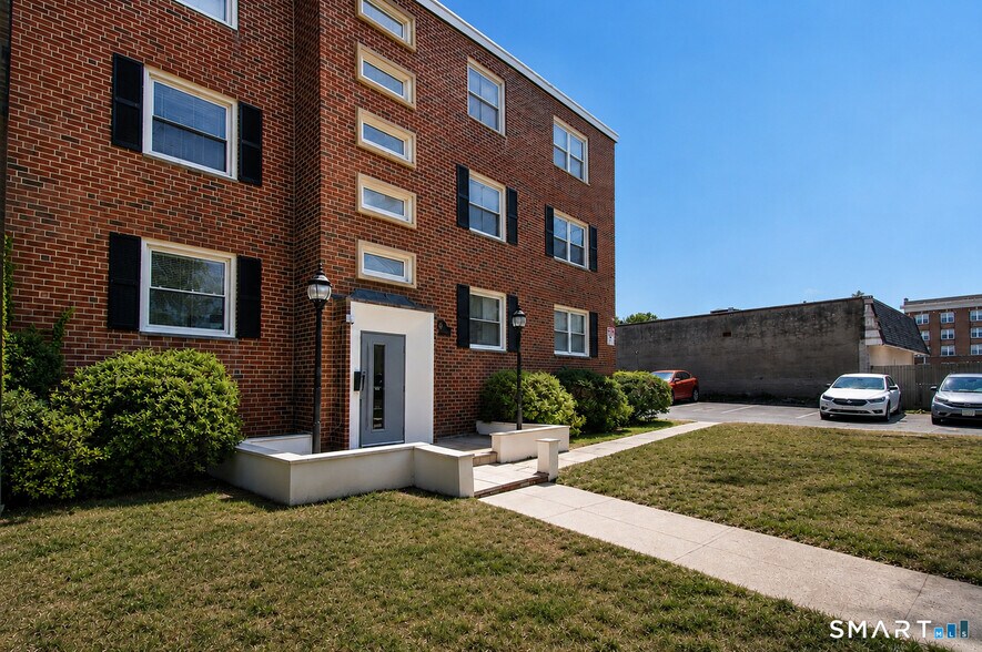 18 Sherman St, Hartford, CT à vendre - Photo de l’immeuble – Image 2 sur 24