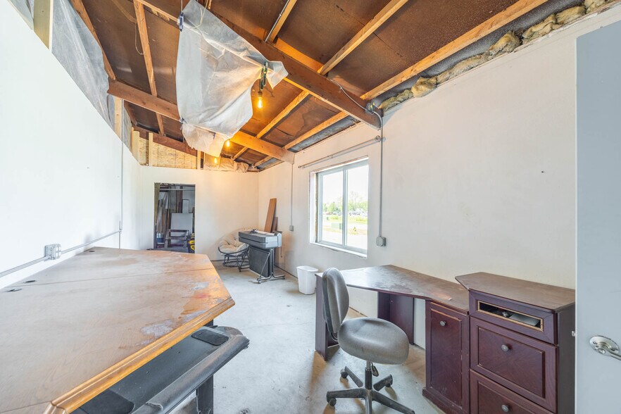 1905 SE Hulsizer Rd, Ankeny, IA à vendre - Photo de l’immeuble – Image 2 sur 25