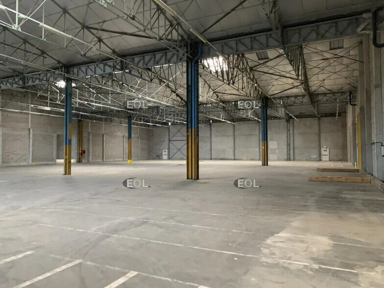 Industriel/Logistique dans Nîmes à louer - Photo de l’immeuble – Image 1 sur 7