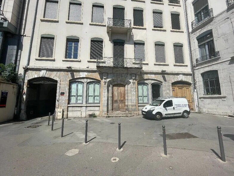 Bureau dans Lyon à louer - Photo de l’immeuble – Image 1 sur 6