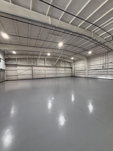 435 S Air Park Rd, Edgewater, FL à vendre - Photo intérieure – Image 3 sur 9