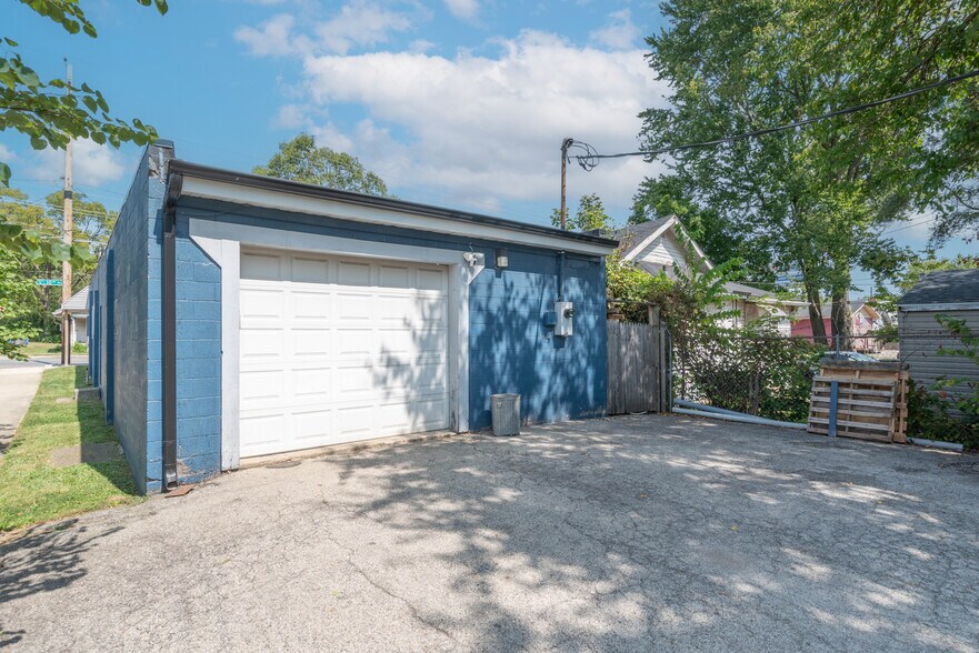 3659 W 10th St, Indianapolis, IN à vendre - Photo de l’immeuble – Image 3 sur 20