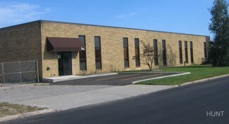 Plus de détails pour 71 E Industry Ct, Deer Park, NY - Industriel/Logistique à louer