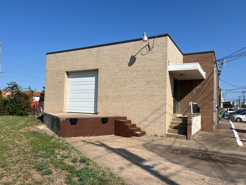 2535 Farrington St, Dallas, TX à louer - Photo de l’immeuble – Image 3 sur 6