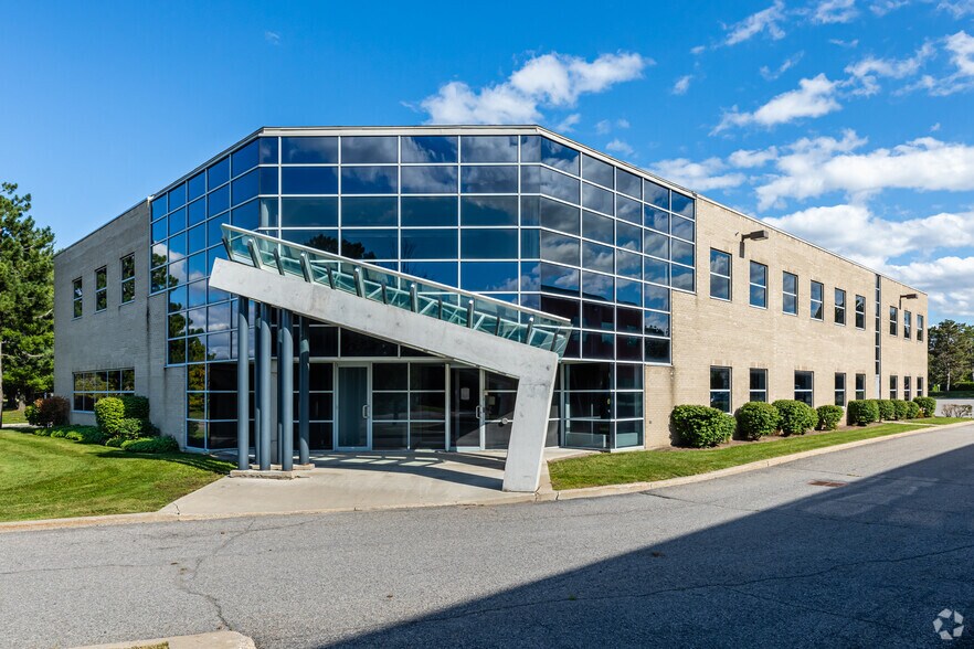 53 Auriga Dr, Nepean, ON à louer - Photo principale – Image 1 sur 4