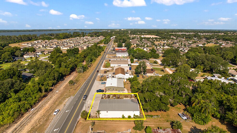 15701 Old US Highway 441, Tavares, FL à louer - Photo de l’immeuble – Image 3 sur 7