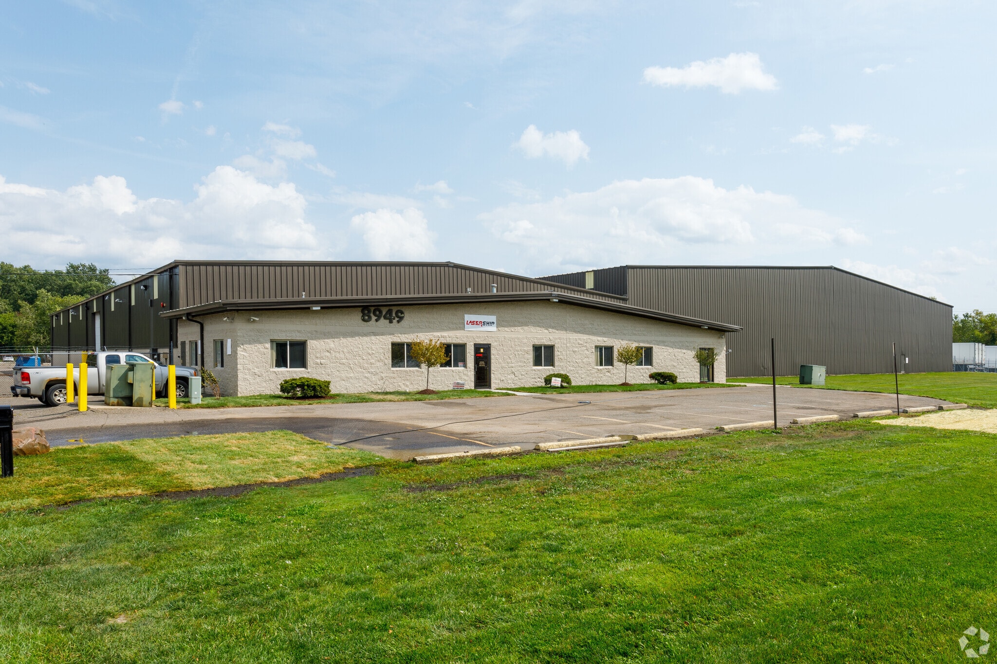 8949 Inkster Rd, Taylor, MI à louer Photo principale– Image 1 sur 5