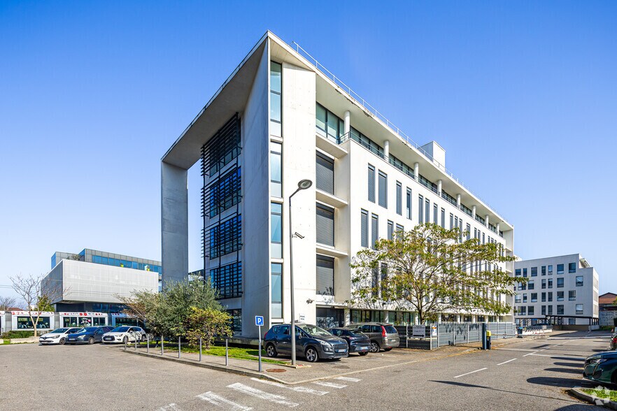 Bureau dans Villeurbanne à louer - Photo de l’immeuble – Image 2 sur 3
