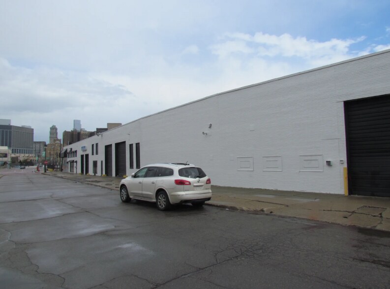 1301 Leverette St, Detroit, MI à louer - Photo de l’immeuble – Image 3 sur 10