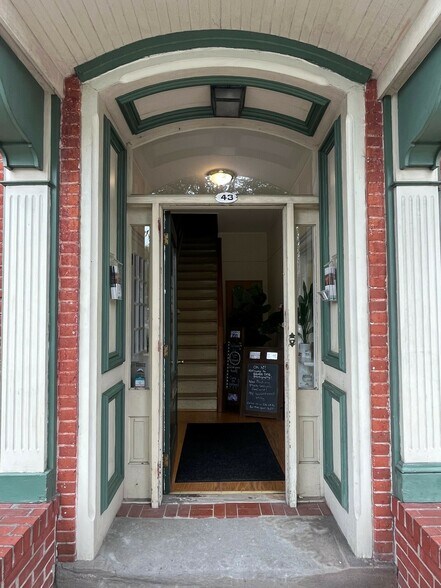 43 N 7th St, Stroudsburg, PA à louer - Photo de l’immeuble – Image 3 sur 8