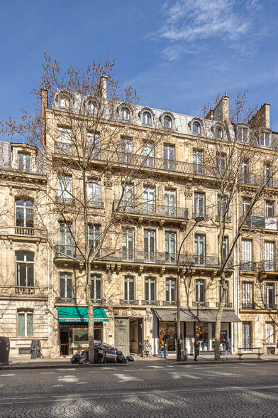 140 Boulevard Haussmann, Paris à louer - Photo de l’immeuble – Image 2 sur 6