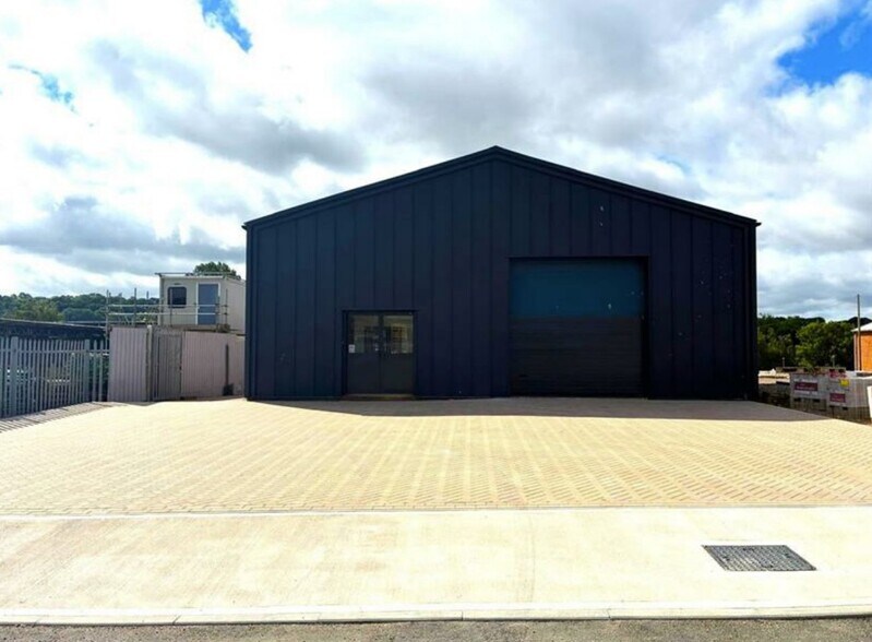 28 Buckland Rd, Yeovil à louer - Photo de l’immeuble – Image 2 sur 5