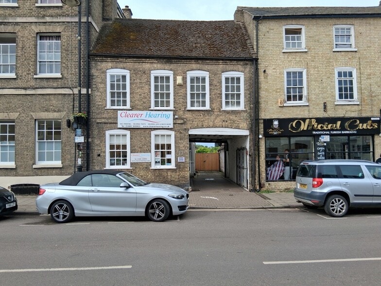 13 The Broadway, St Ives à vendre - Photo principale – Image 1 sur 5