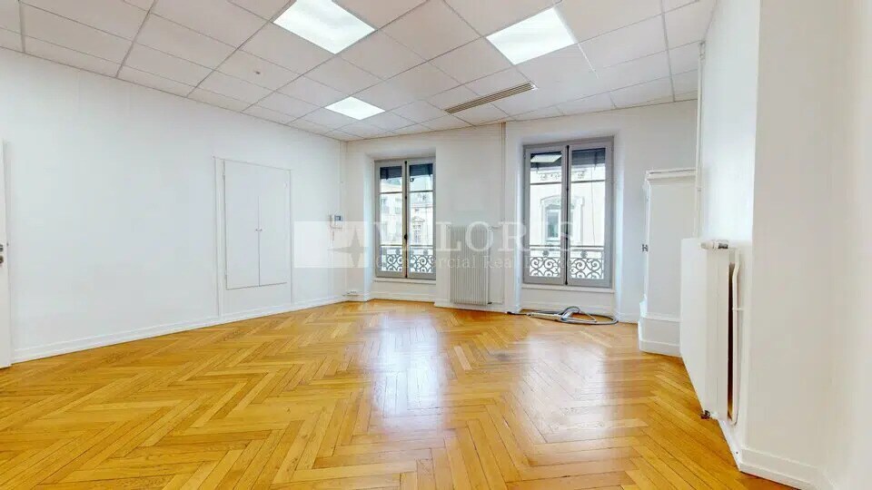 Bureau dans Lyon à louer - Photo de l’immeuble – Image 3 sur 13