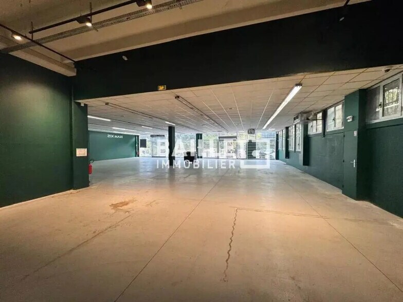 Local commercial dans Vallauris à louer - Photo de l’immeuble – Image 2 sur 19