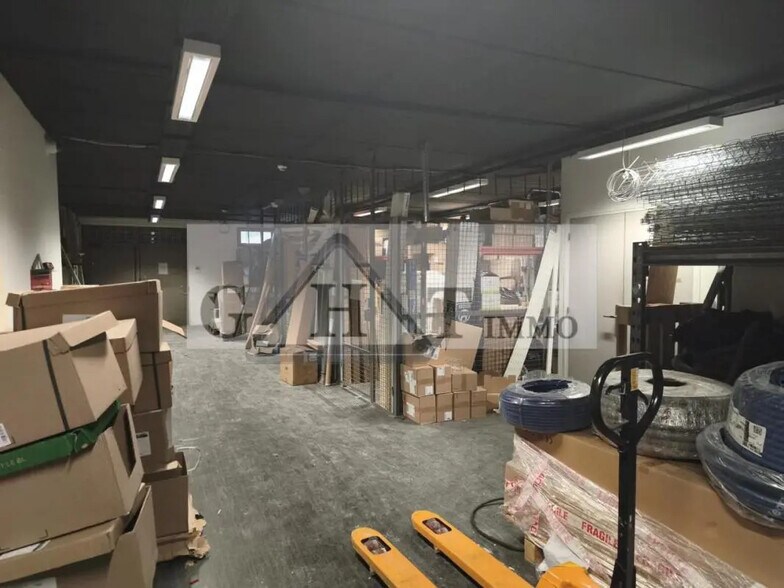 Industriel/Logistique dans Torcy à vendre - Photo de l’immeuble – Image 3 sur 17