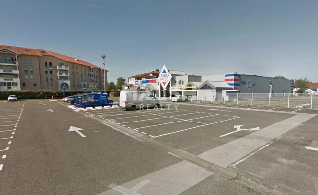 Plus de détails pour 12 Avenue Du Sablar, Dax - Bureau, Local commercial à louer