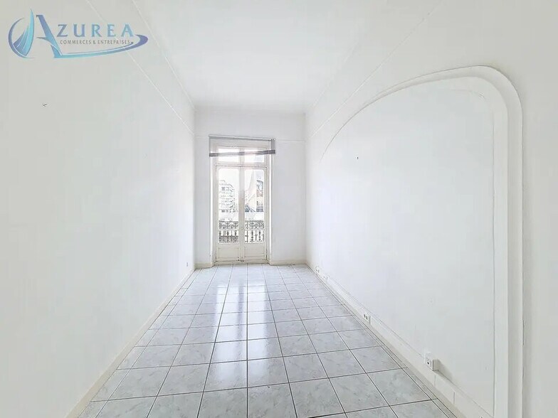 Bureau dans Nice à louer - Photo de l’immeuble – Image 3 sur 10