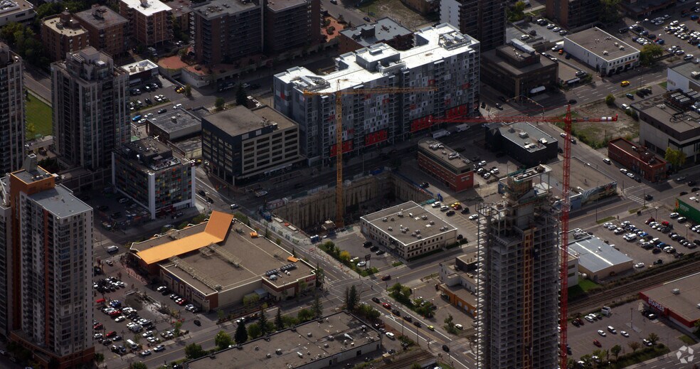 1055 11 St SW, Calgary, AB à louer - Photo de l’immeuble – Image 2 sur 12