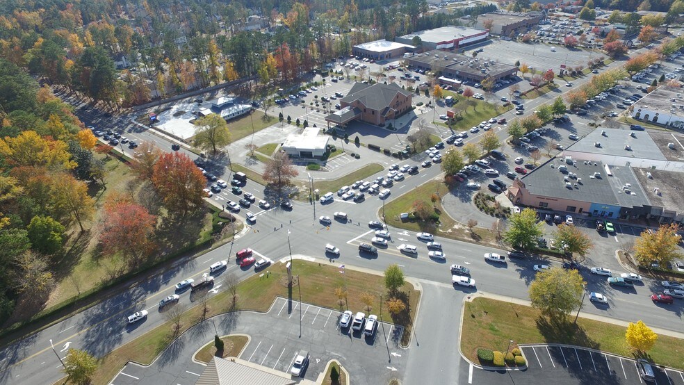 700 E Arlington Blvd, Greenville, NC à louer - Aérien – Image 3 sur 8
