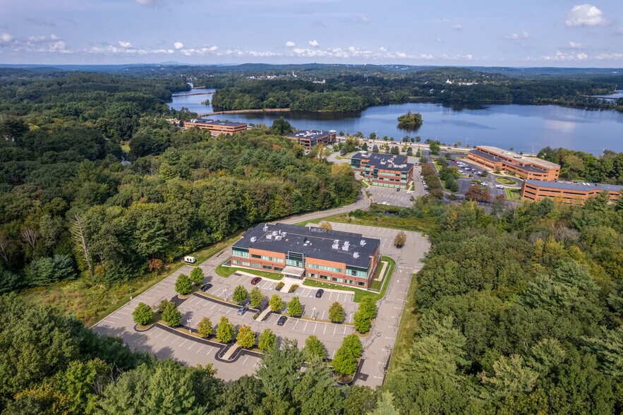 134 Turnpike Rd, Southborough, MA à louer - Photo de l’immeuble – Image 3 sur 7