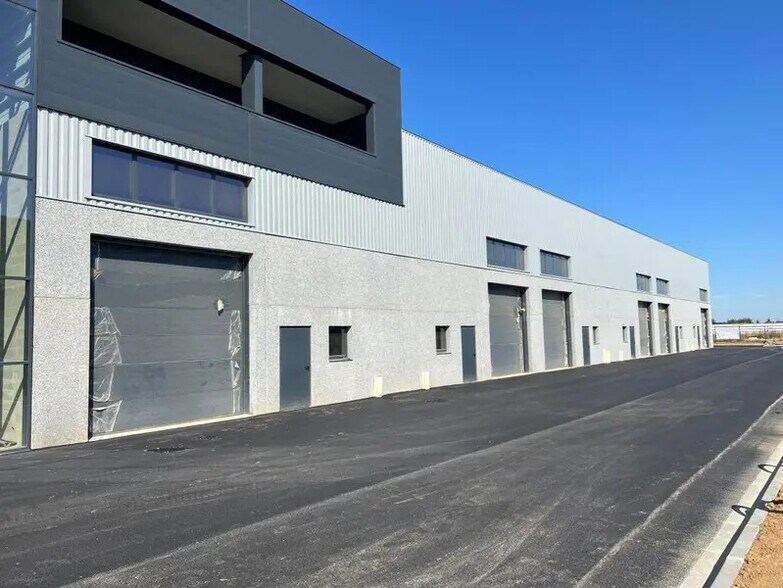 1 Rue Henry Fosse, Le Mesnil-Amelot à louer - Photo de l’immeuble – Image 1 sur 5