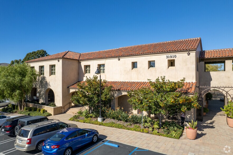 31920 Del Obispo St, San Juan Capistrano, CA à louer - Photo de l’immeuble – Image 2 sur 10