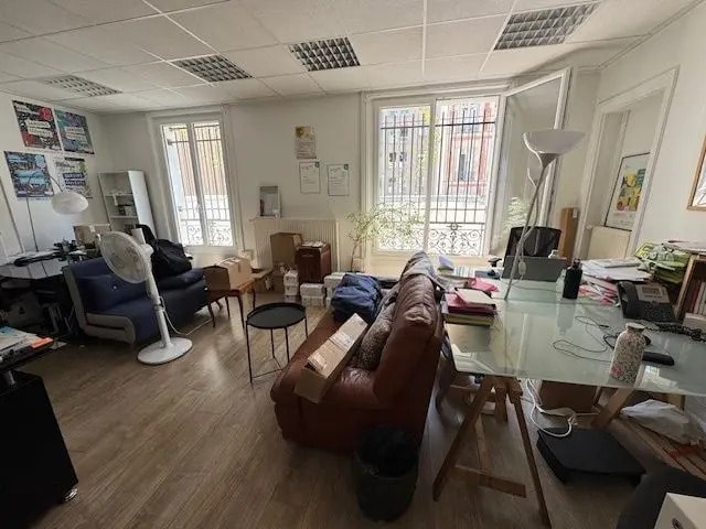 Bureau dans Paris à louer - Photo de l’immeuble – Image 2 sur 8