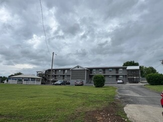 Plus de détails pour 806 N Cumberland St, Lebanon, TN - Logement à vendre