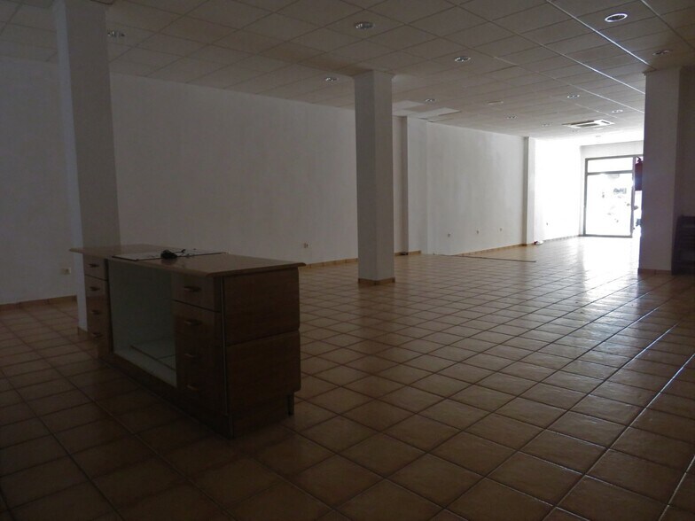 Local commercial dans València à vendre - Photo de l’immeuble – Image 2 sur 9