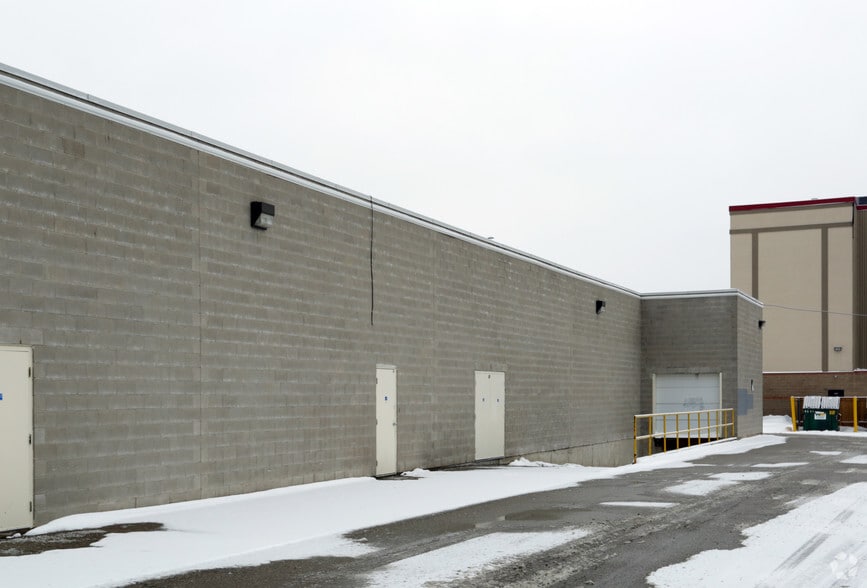 600 Hespeler Rd, Cambridge, ON à louer - Photo de l’immeuble – Image 2 sur 4