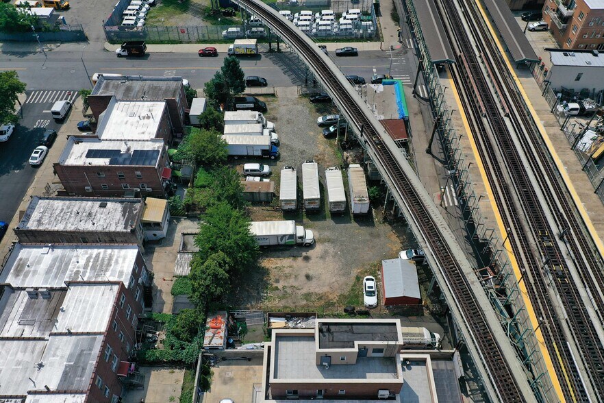 2383 Stillwell Ave, Brooklyn, NY à vendre - Photo de l’immeuble – Image 3 sur 7