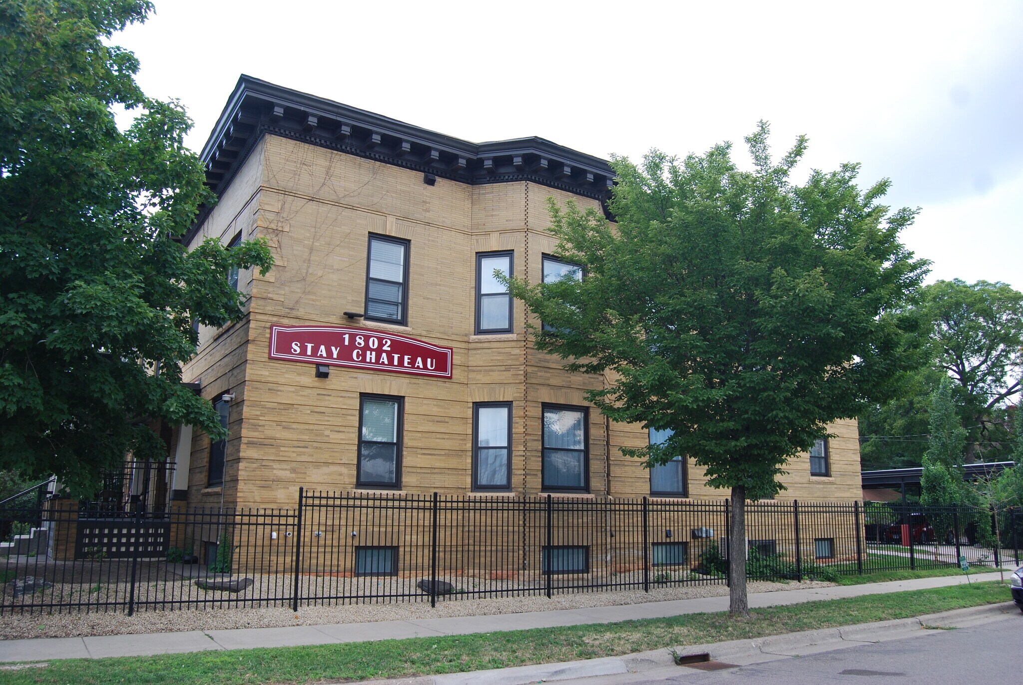 1802 11th Ave S, Minneapolis, MN à vendre Photo de l’immeuble– Image 1 sur 26