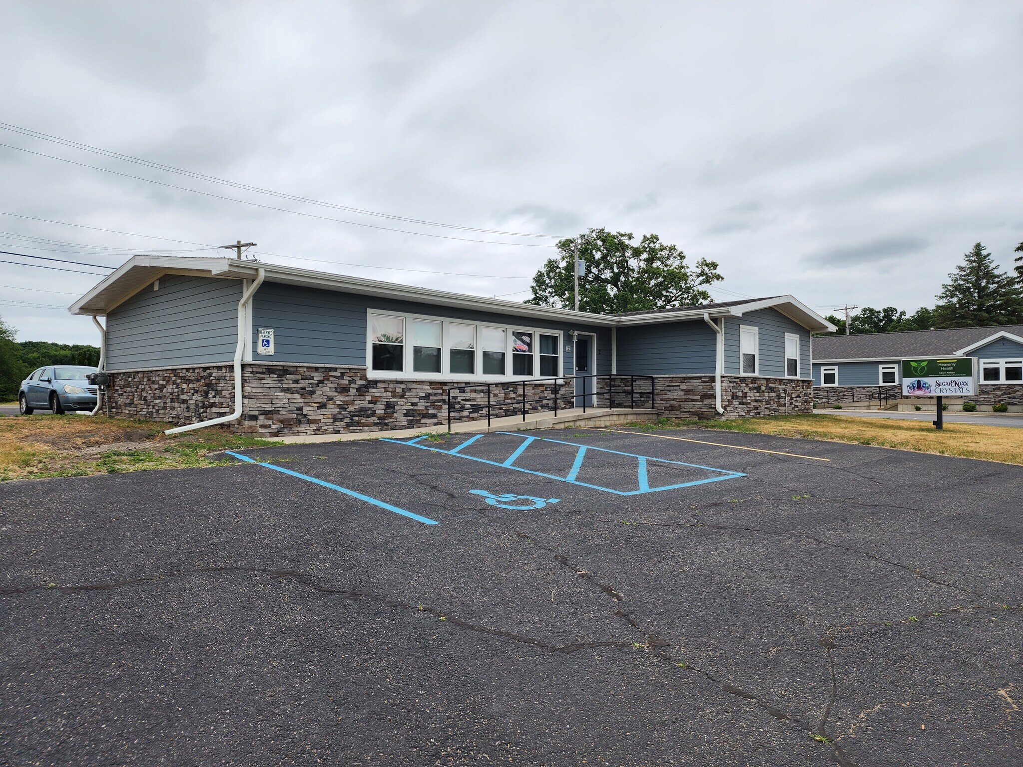 1465 S Main St, Eaton Rapids, MI à louer Photo principale– Image 1 sur 9