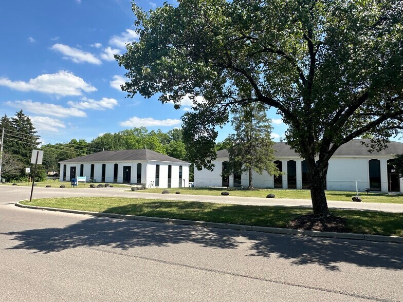 28 E Rahn Rd, Kettering, OH à louer - Photo de l’immeuble – Image 2 sur 10