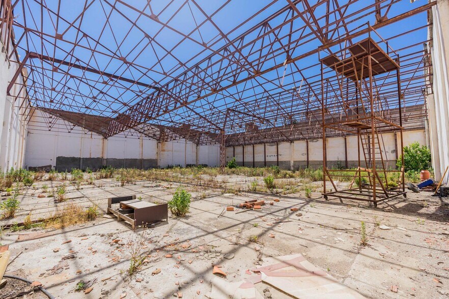 Industriel/Logistique dans Torremolinos à vendre - Photo de l’immeuble – Image 3 sur 38