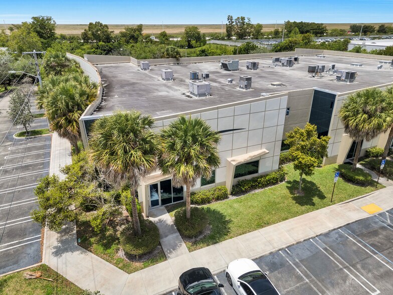 3900 NW 126th Ave, Coral Springs, FL à vendre - Photo principale – Image 1 sur 28