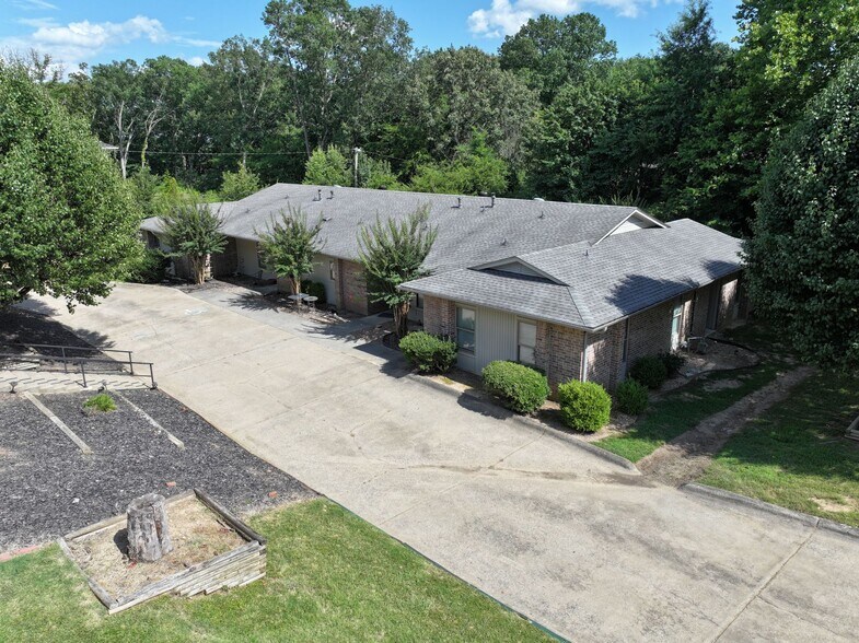 1501 & 1509 Michael Drive portefeuille de 2 biens à vendre sur LoopNet.fr - Photo de l’immeuble – Image 3 sur 4