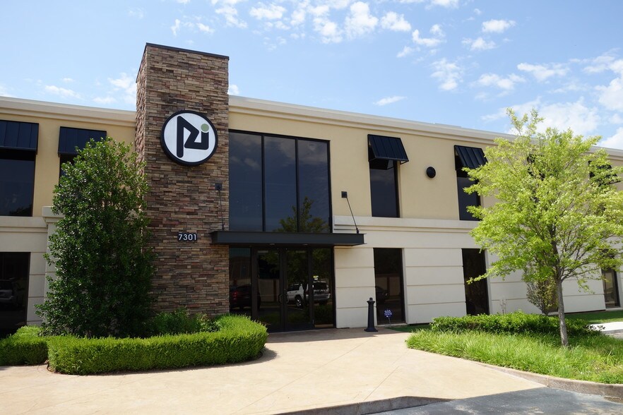 7301 N Broadway Ext, Oklahoma City, OK à louer - Photo principale – Image 1 sur 13