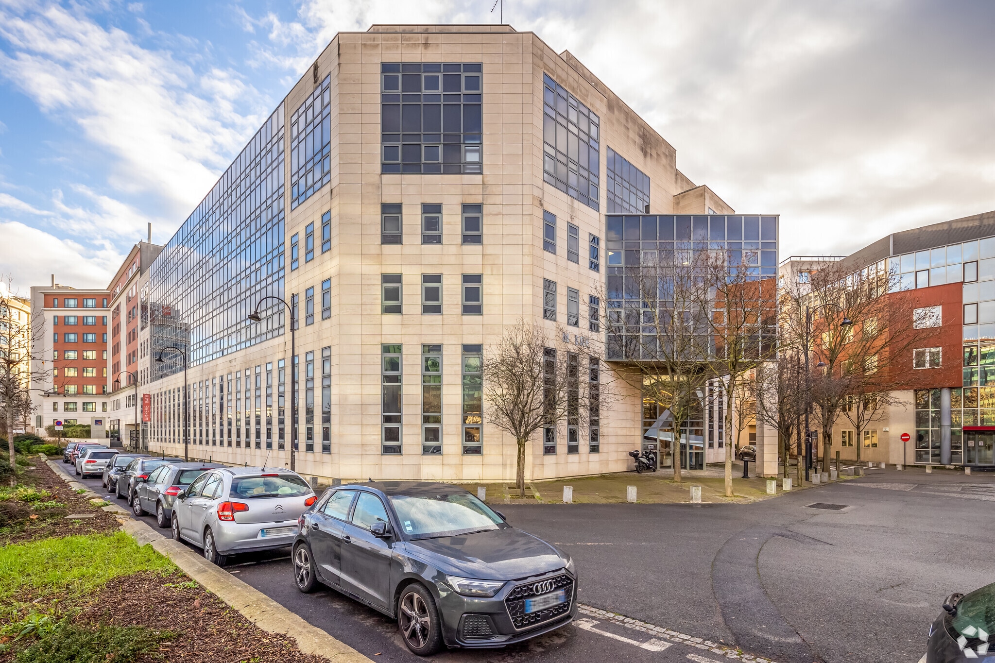 8 Rue Eugène Et Armand Peugeot, Rueil-Malmaison à vendre Photo principale– Image 1 sur 1