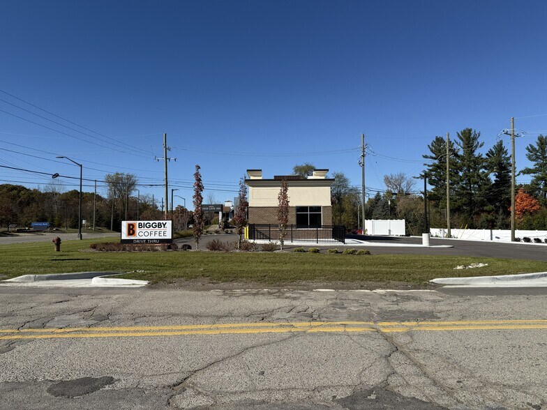 7450 Dixie Hwy, Independence Township, MI à vendre - Photo de l’immeuble – Image 2 sur 7