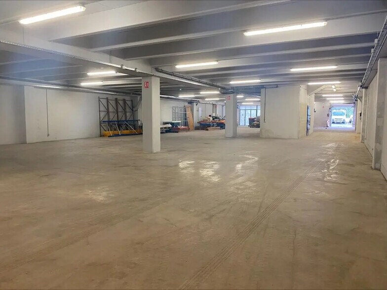 Local d’activités dans Palaiseau à louer - Photo de l’immeuble – Image 1 sur 5