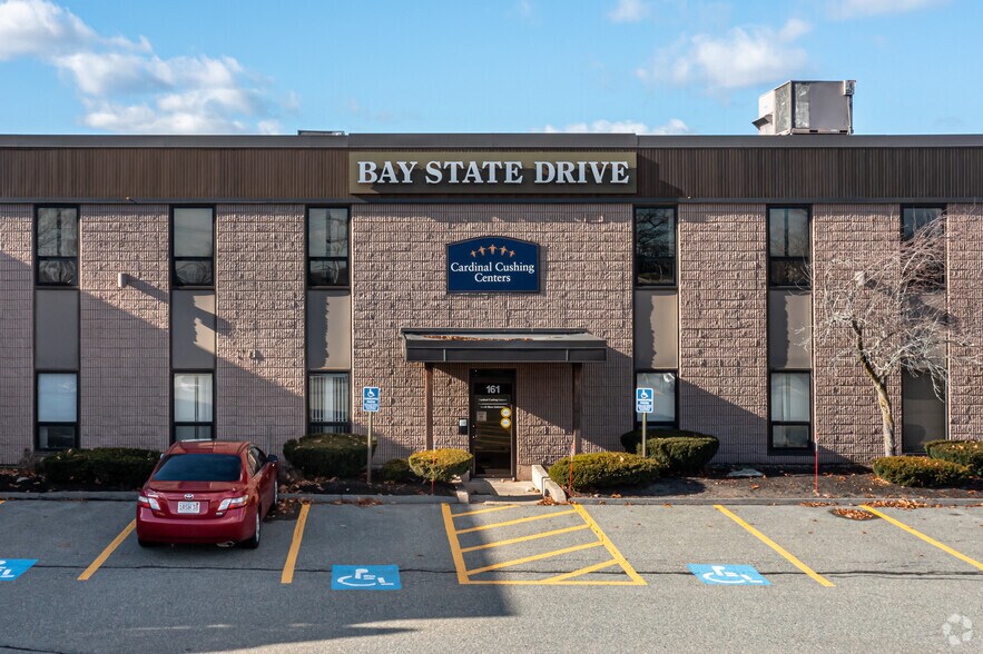 135-199 Bay State Dr, Braintree, MA à louer - Photo de l’immeuble – Image 3 sur 6