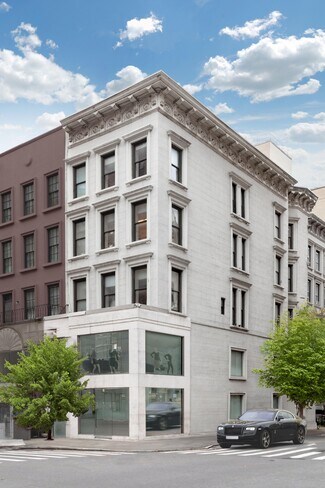 Plus de détails pour 770 Madison Ave, New York, NY - Local commercial à vendre