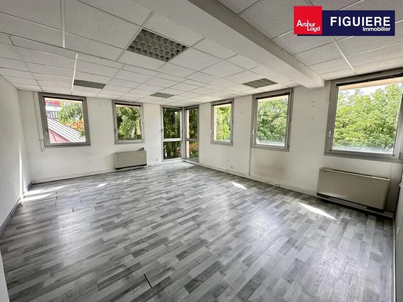 30 Avenue Henri Malacrida, Aix-en-Provence à louer - Photo de l’immeuble – Image 1 sur 10