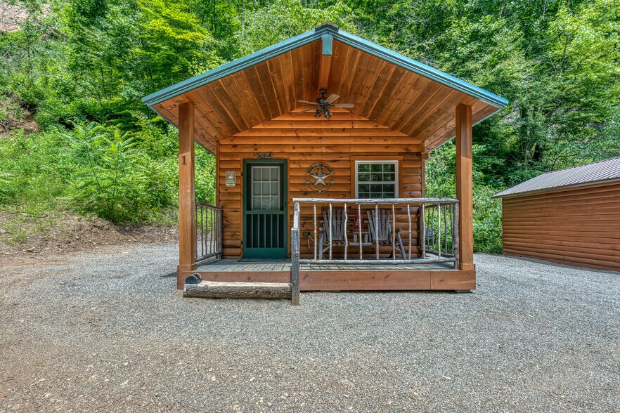 5340 US-321, Butler, TN à vendre - Photo principale – Image 2 sur 128