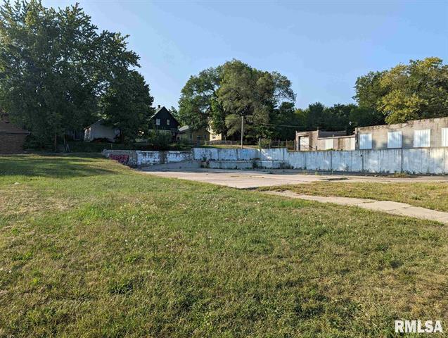 2705-2707 NE Adams St, Peoria, IL à vendre - Photo de l’immeuble – Image 2 sur 4