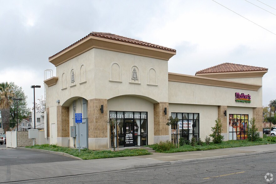 2308 University Ave, Riverside, CA à louer - Photo de l’immeuble – Image 3 sur 35